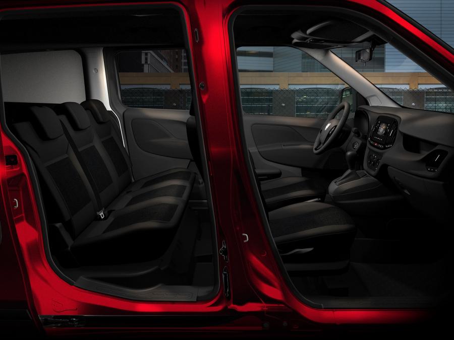  Dodge Ram ProMaster City SLT Wagon 2015 года  (фото 13 из 22)